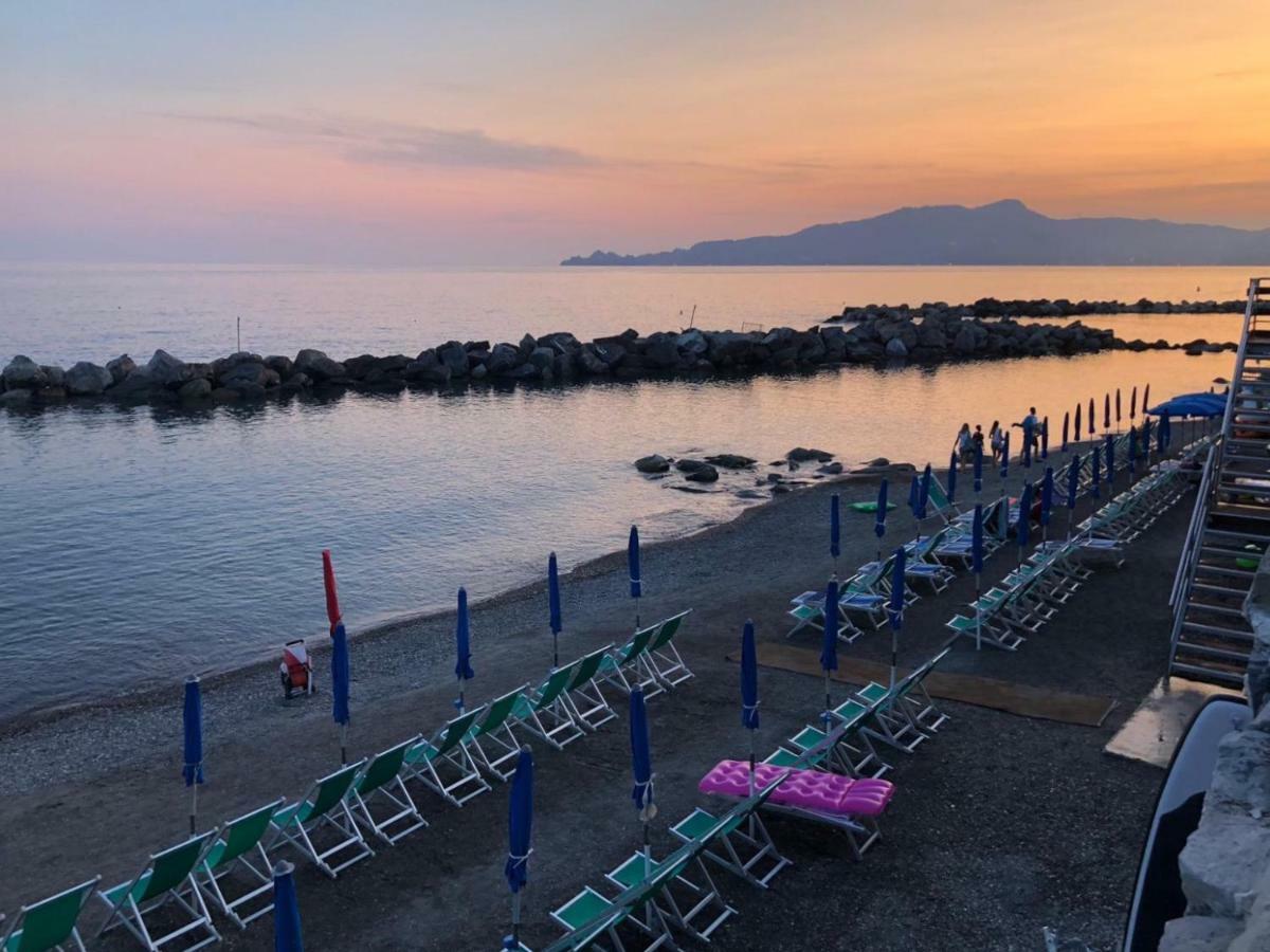 A.A.U.T Appartamento Villa Preli Chiavari Exterior photo